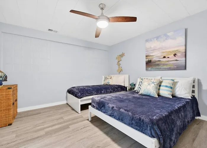 Stylish 2 Bedroom Retreat Holiday home Clearwater Beach